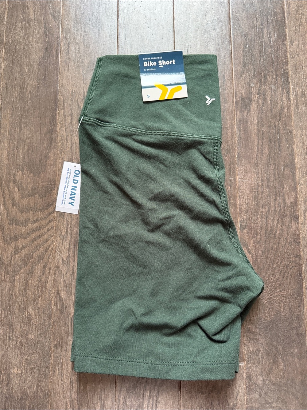 NWT Old Navy Powerchill 6” inseam bike shorts